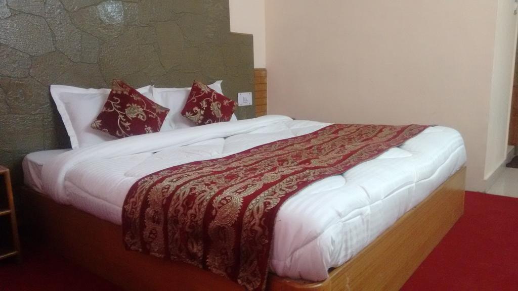 Chichoga Holiday Inn Manāli Rom bilde